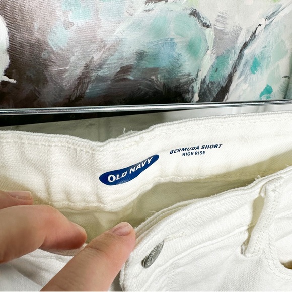 Old Navy New High Waisted Bermuda Shorts Size 10 - Picture 4 of 4